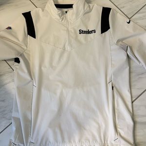 Nike Large white Pull over